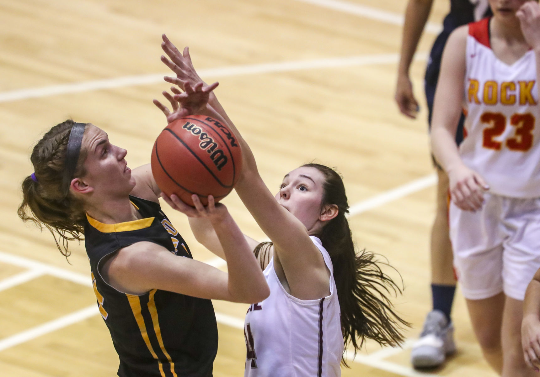 031819-qct-spt-seniorhoops-g014